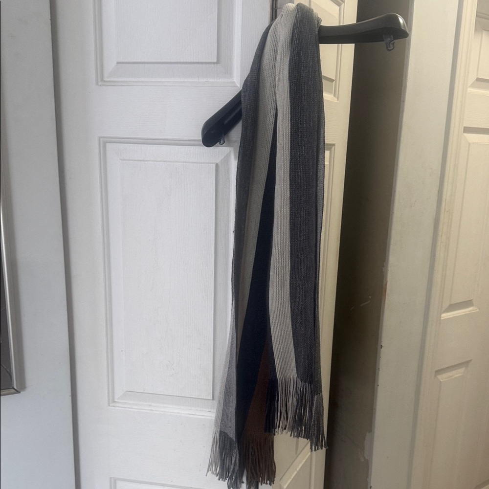 RW&CO. Black and Brown Knit Scarf